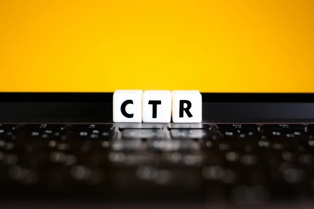 CTR（クリックスルーレート）徹底解説：その重要性と改善方法